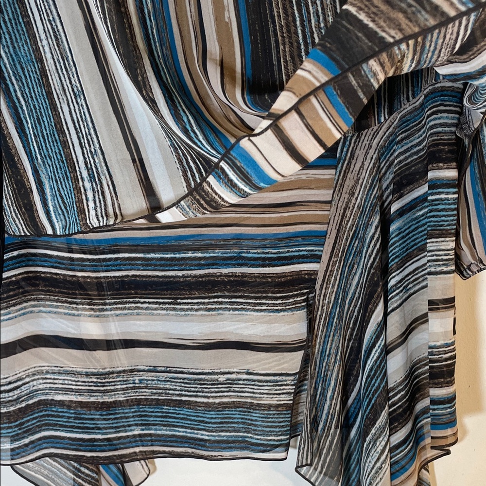 Travelers Collection by Chico’s Striped Woven Asymmetrical Blouse. M. NWT. - Picture 9 of 10